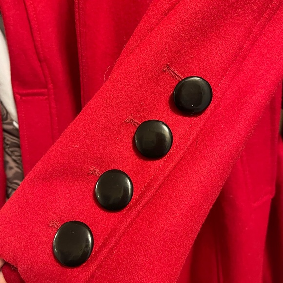 Red Guess Coat Large ♥️ - Picture 5 of 7